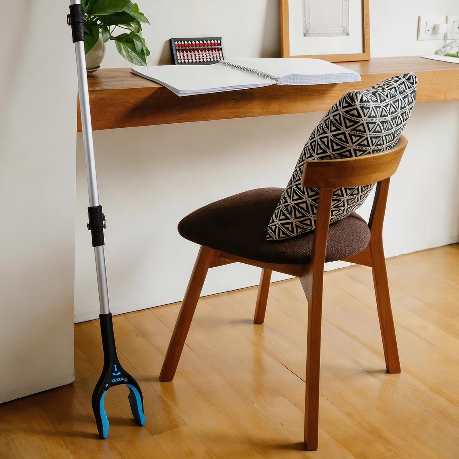 How to use reaching and grabbing tools safely and effectively